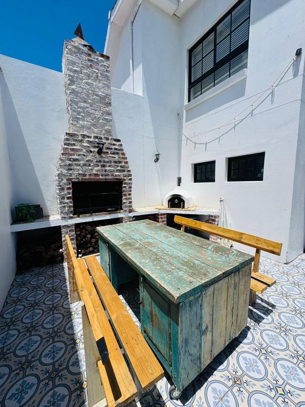 To Let 5 Bedroom Property for Rent in Sandbaai Western Cape